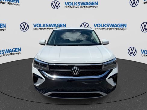Used 2023 Volkswagen Taos SE FWD image 17