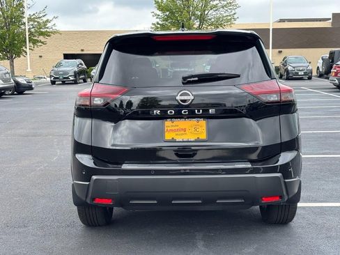 Used 2025 Nissan Rogue SV image 5
