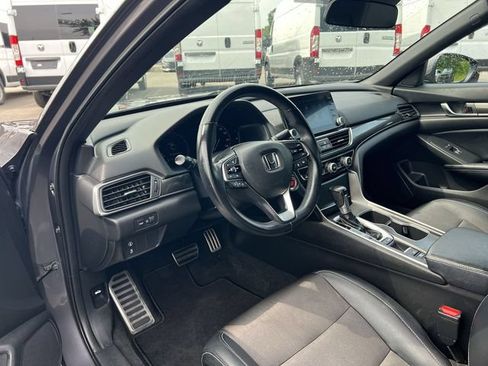 Used 2018 Honda Accord Sport image 18