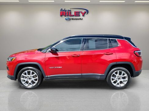 Used 2025 Jeep Compass Limited AWD/4WD image 2