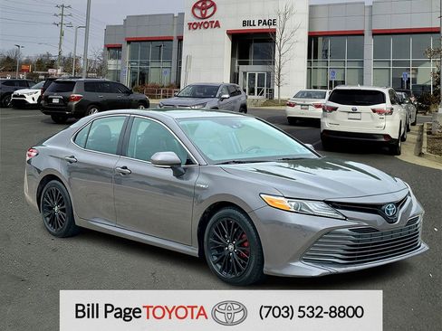 Used 2019 Toyota Camry XLE FWD image 1