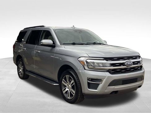 Used 2023 Ford Expedition Limited image 6