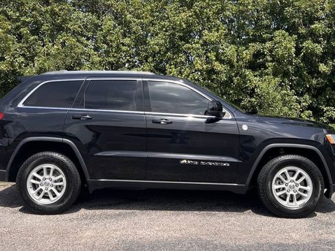 Used 2020 Jeep Grand Cherokee Laredo AWD/4WD image 9