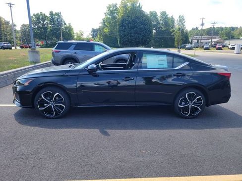 New 2025 Nissan Altima 2.5 SR w/ SR Premium Package image 10