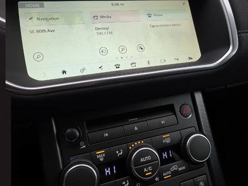 Used 2019 Land Rover Range Rover Evoque SE Premium image 14