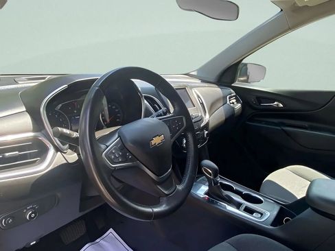 Used 2022 Chevrolet Equinox LT w/ Driver Convenience Package image 48
