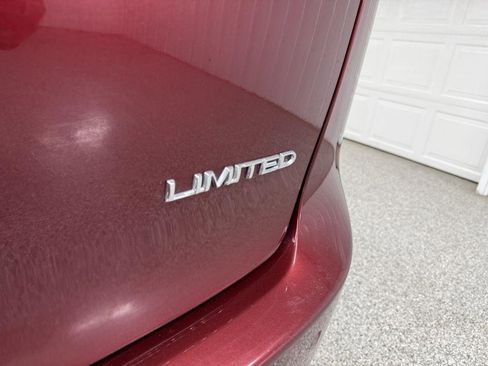 Used 2017 Chrysler Pacifica Limited image 7