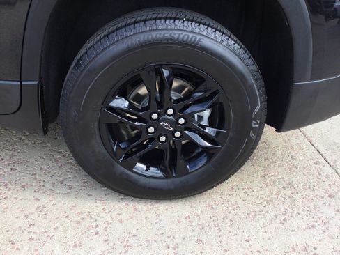 Used 2023 Chevrolet Traverse LT w/ Midnight/Sport Edition AWD/4WD image 5