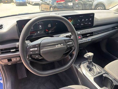 Used 2025 Kia K4 FWD image 27