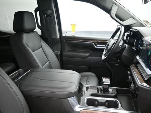 Used 2023 Chevrolet Silverado 1500 RST image 12