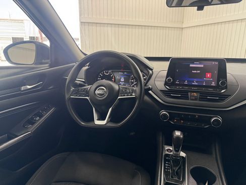 Used 2019 Nissan Altima 2.5 S FWD image 15