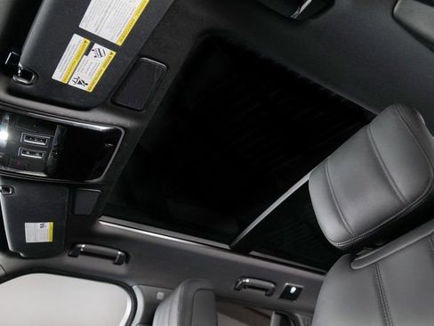 Used 2020 Land Rover Range Rover HSE image 23