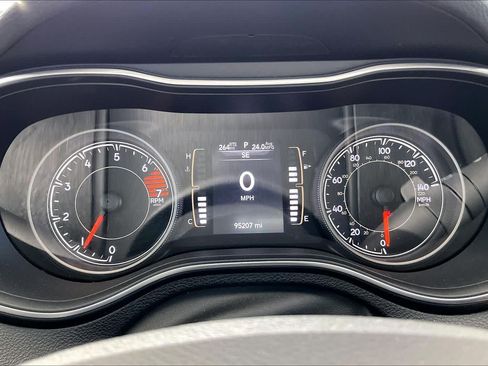 Used 2020 Jeep Cherokee Latitude Plus FWD image 24