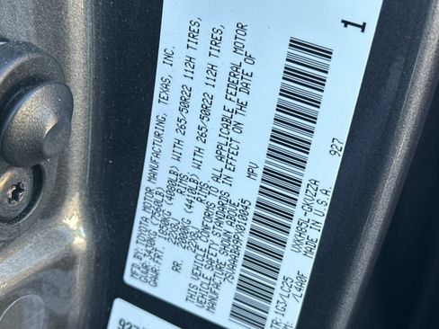 Used 2023 Toyota Sequoia Capstone AWD/4WD image 56