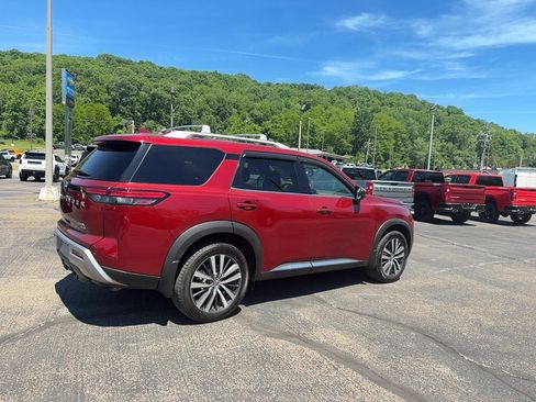Used 2022 Nissan Pathfinder Platinum w/ Cargo Package AWD/4WD image 5