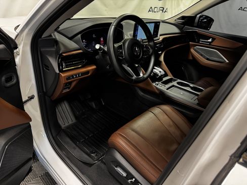 Certified 2025 Acura MDX FWD w/ Technology Package image 10
