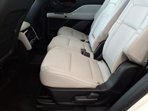 New 2025 Lincoln Aviator Reserve w/ Illumination Package AWD/4WD image 13