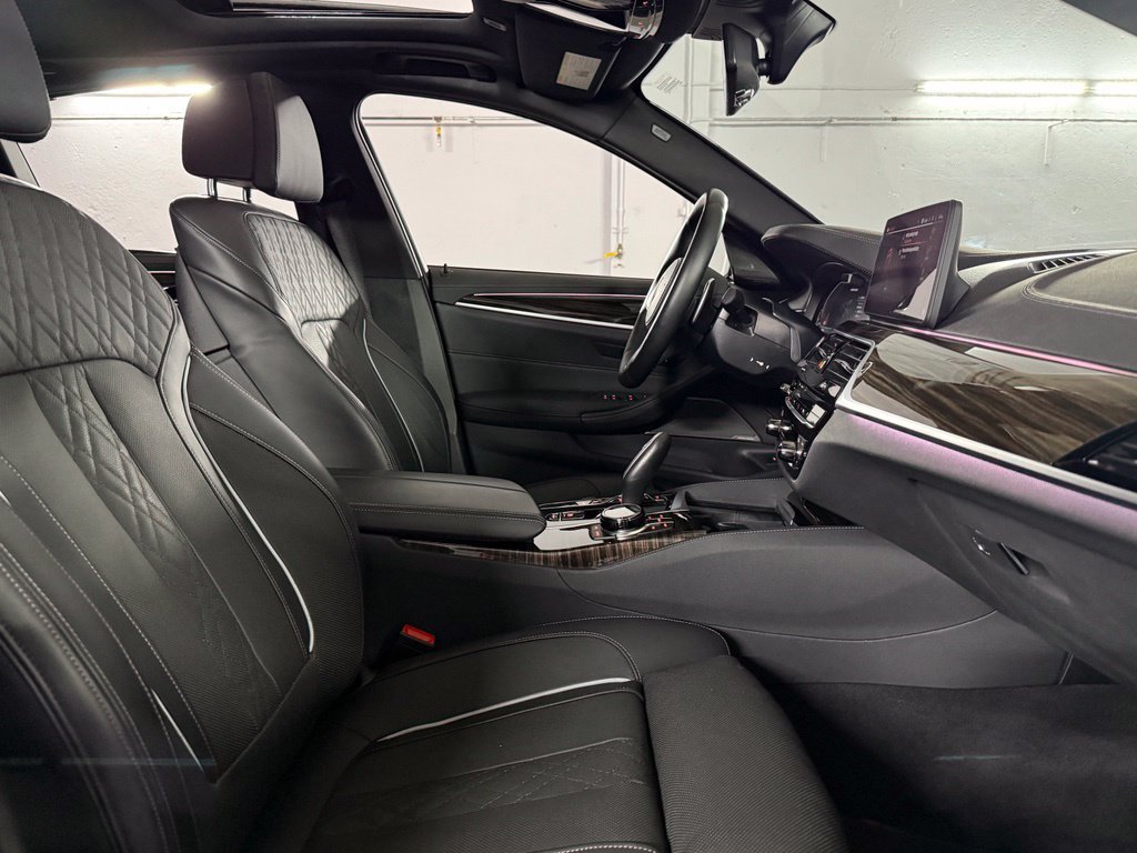 Used 2023 BMW M550i xDrive w/ Executive Package AWD/4WD image 31