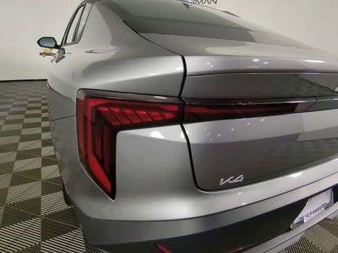New 2025 Kia K4 LXS image 32