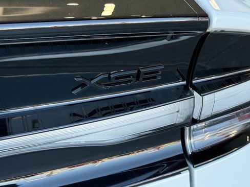 New 2026 Toyota Prius Plug-In Hybrid FWD image 12