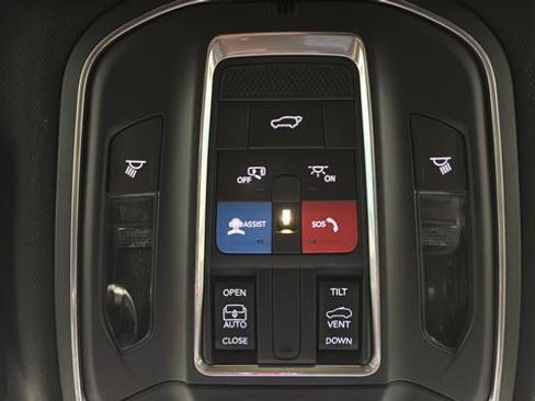 New 2026 Jeep Grand Cherokee Altitude image 31