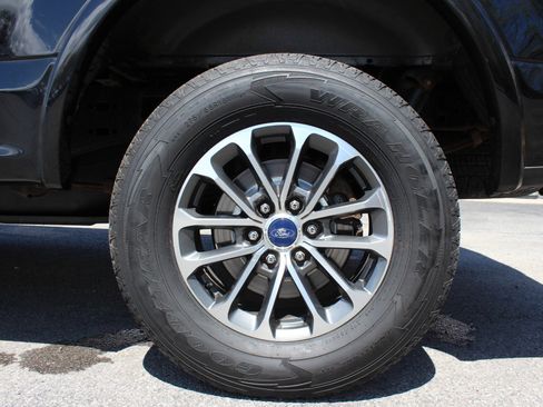 Used 2018 Ford F150 XLT w/ Equipment Group 302A Luxury AWD/4WD image 42