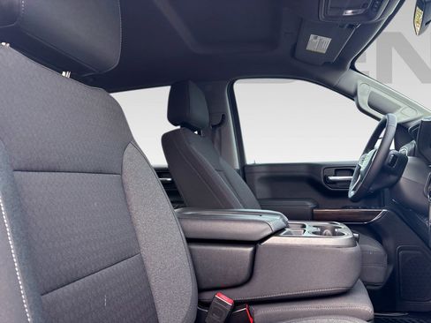 Used 2022 Chevrolet Silverado 1500 LT w/ Z71 Off-Road Package image 12