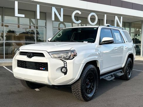 Used 2021 Toyota 4Runner SR5 Premium w/ Moonroof Package AWD/4WD image 1
