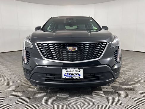 Used 2023 Cadillac XT4 Luxury w/ Cold Weather Package FWD image 16