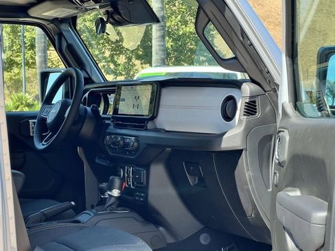 Used 2024 Jeep Wrangler Sport S image 42