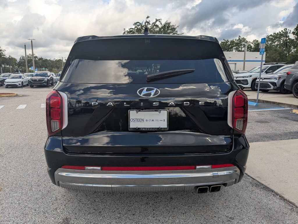 Used 2025 Hyundai Palisade Calligraphy FWD image 6