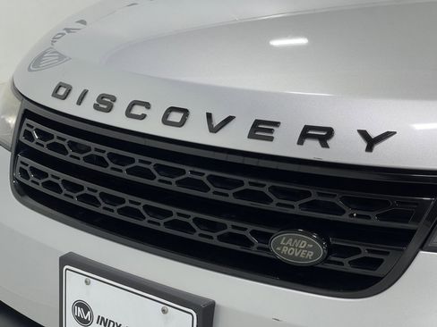 Used 2018 Land Rover Discovery SE image 40