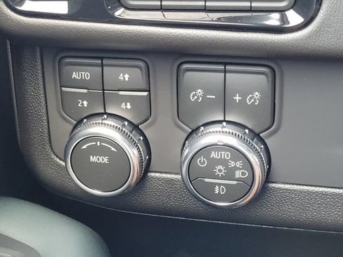 New 2026 GMC Yukon AT4 w/ AT4 Premium Package AWD/4WD image 18