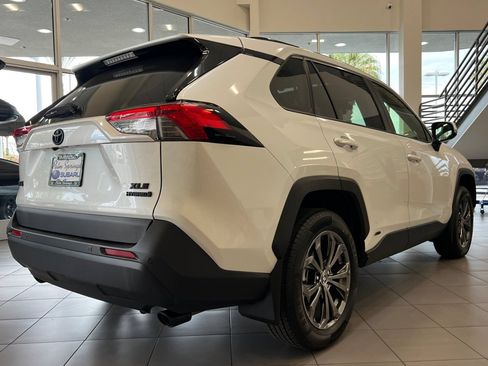 Used 2024 Toyota RAV4 XLE Premium w/ Weather Package AWD/4WD image 5