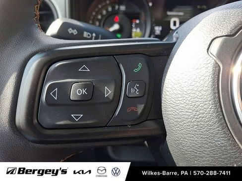 Used 2024 Jeep Wrangler Unlimited w/ Convenience Group AWD/4WD image 23