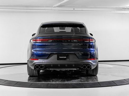 Certified 2026 Porsche Cayenne Coupe AWD/4WD image 6