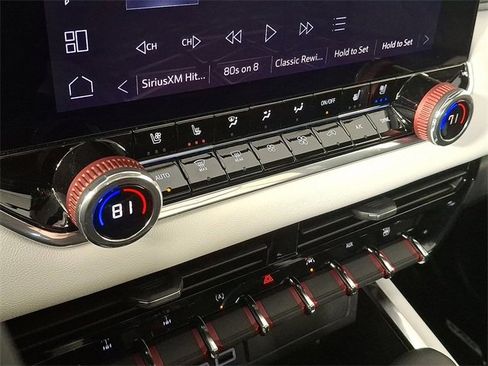 Used 2024 GMC Canyon AT4X image 19