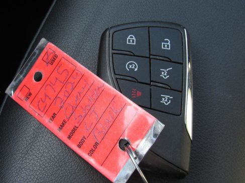 Used 2024 Chevrolet Suburban LT image 16