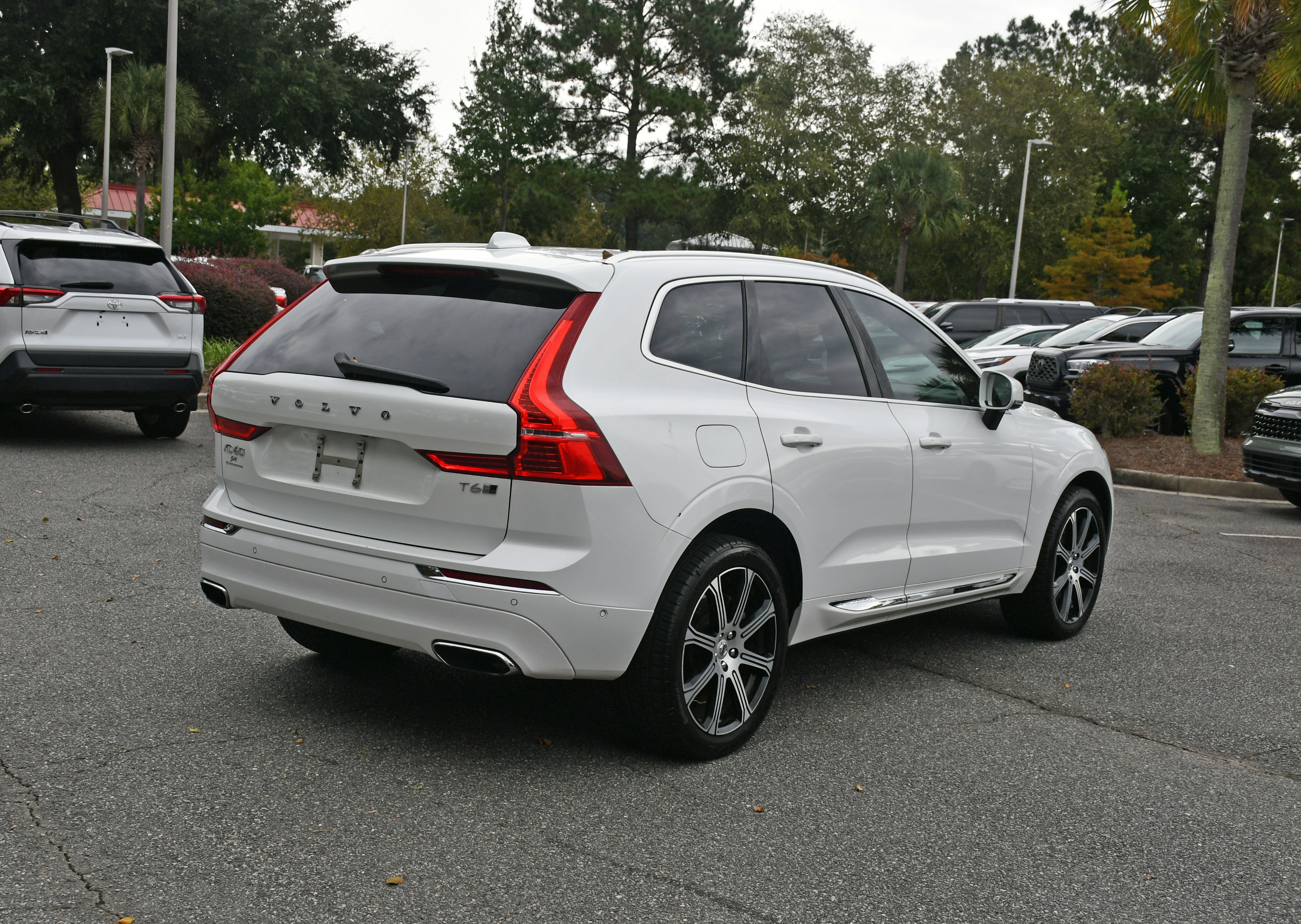 Used 2018 Volvo XC60 T6 Inscription w/ Convenience Package AWD/4WD image 4