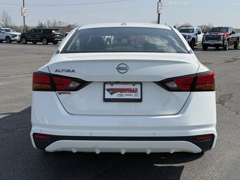 Used 2025 Nissan Altima 2.5 SV image 4