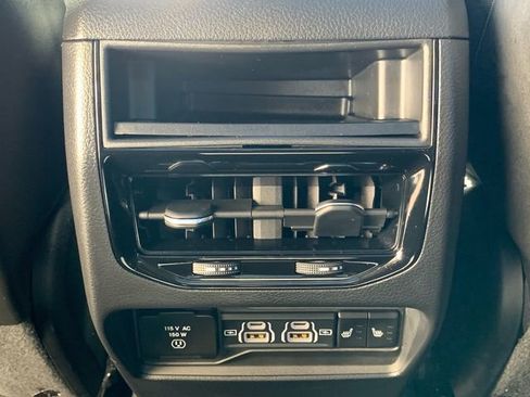 Used 2022 Jeep Grand Cherokee Limited 4xe image 21