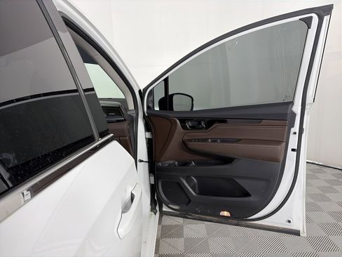 Used 2025 Honda Odyssey Elite image 28