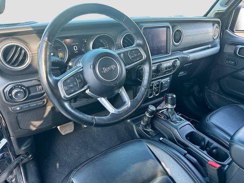 Used 2023 Jeep Wrangler Unlimited Sahara w/ Cold Weather Group AWD/4WD image 10