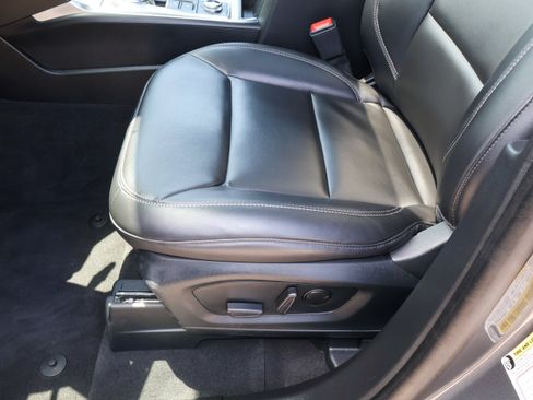 Used 2023 Ford Explorer XLT w/ Equipment Group 202A AWD/4WD image 14