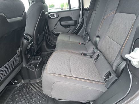 Used 2024 Jeep Gladiator Mojave w/ Technology Group image 13