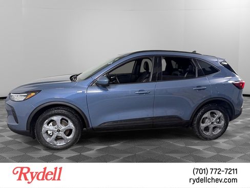 Used 2025 Ford Escape ST-Line Select image 2