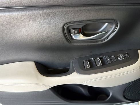 Certified 2024 Honda HR-V EX-L image 12