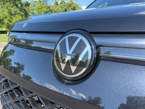New 2026 Volkswagen Tiguan SE R-Line FWD image 10