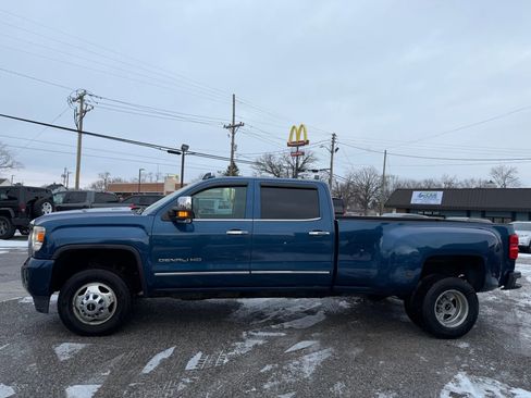 Used 2016 GMC Sierra 3500 Denali image 4