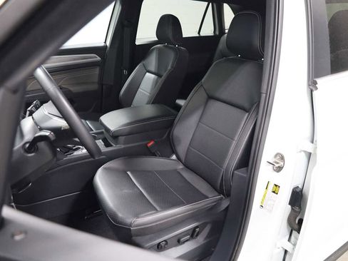 Used 2023 Volkswagen Atlas Cross Sport SE image 5